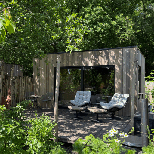 cropped-Natuurhuisjes-Westerwolde-Forest-Green-Buitenaanzicht.png